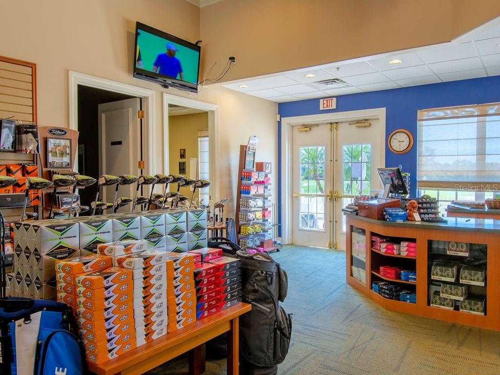 PELICAN POINTE GOLF & COUNTRY CLUB - Residential