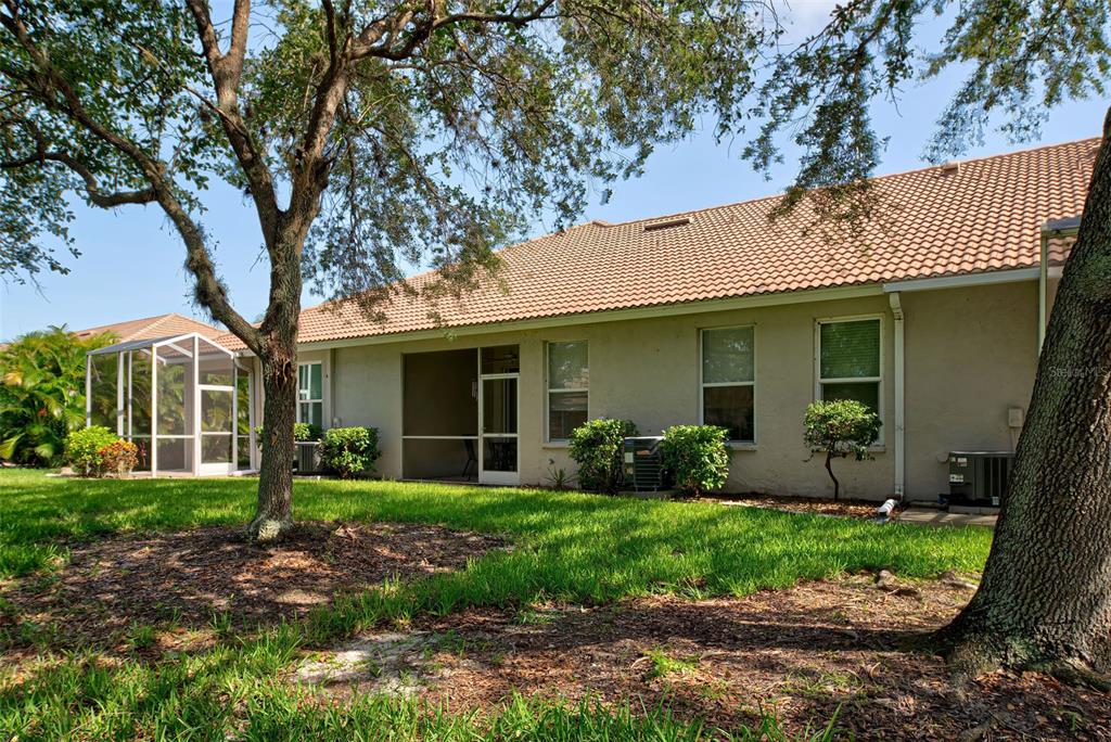 PELICAN POINTE GOLF & COUNTRY CLUB - Residential