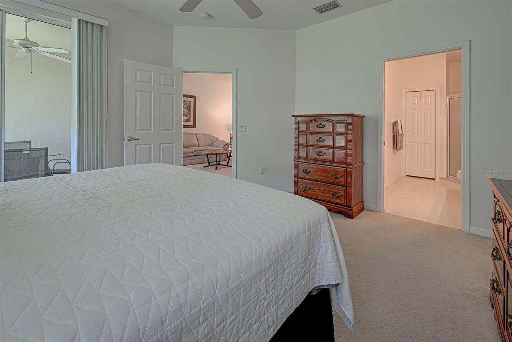 PELICAN POINTE GOLF & COUNTRY CLUB - Residential