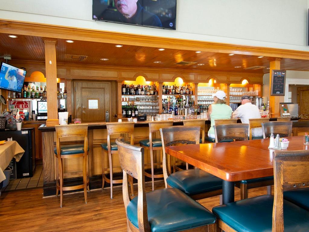 PELICAN POINTE GOLF & COUNTRY CLUB - Residential