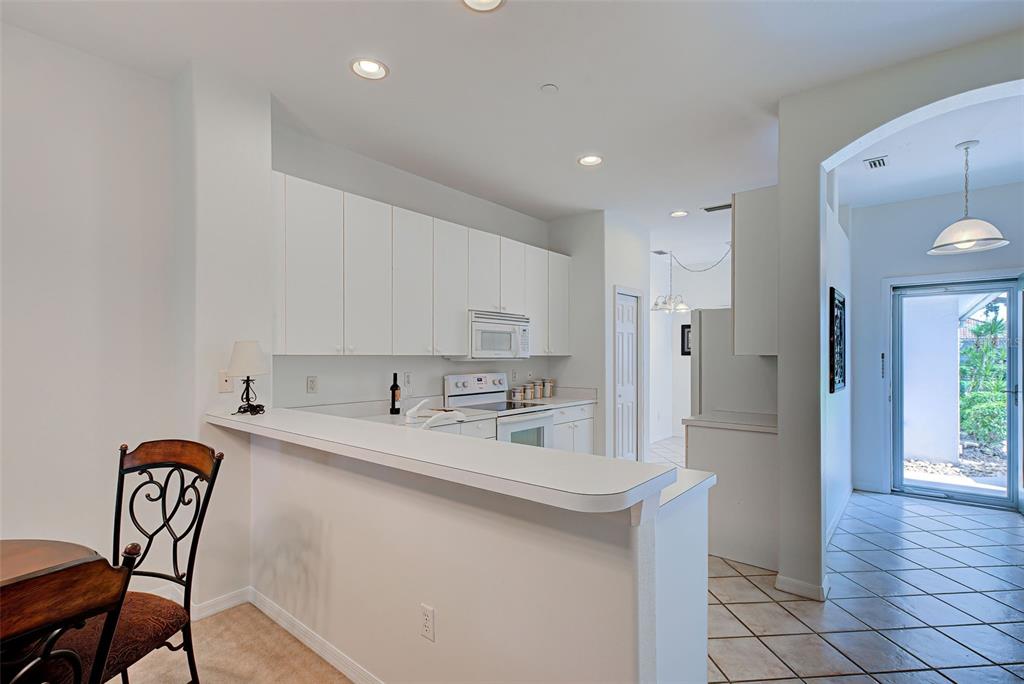 PELICAN POINTE GOLF & COUNTRY CLUB - Residential