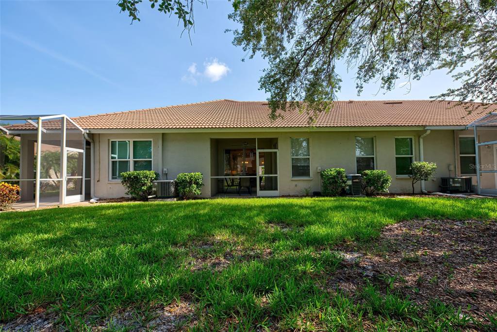 PELICAN POINTE GOLF & COUNTRY CLUB - Residential