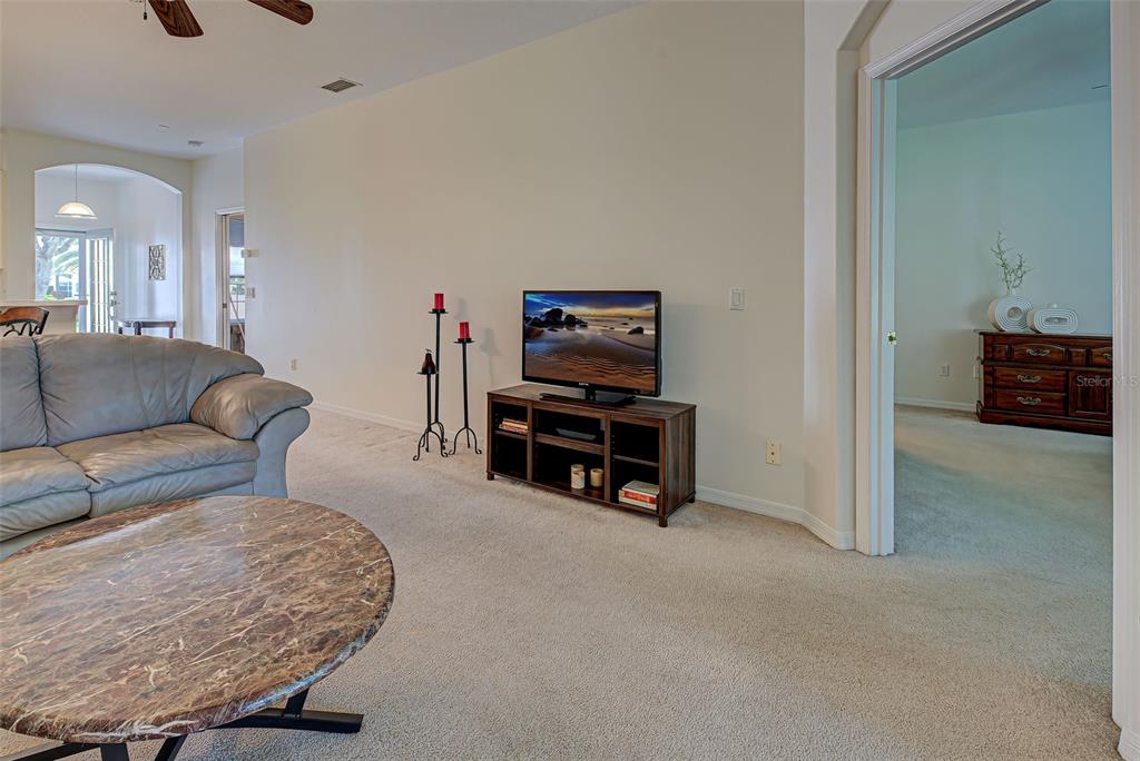 PELICAN POINTE GOLF & COUNTRY CLUB - Residential