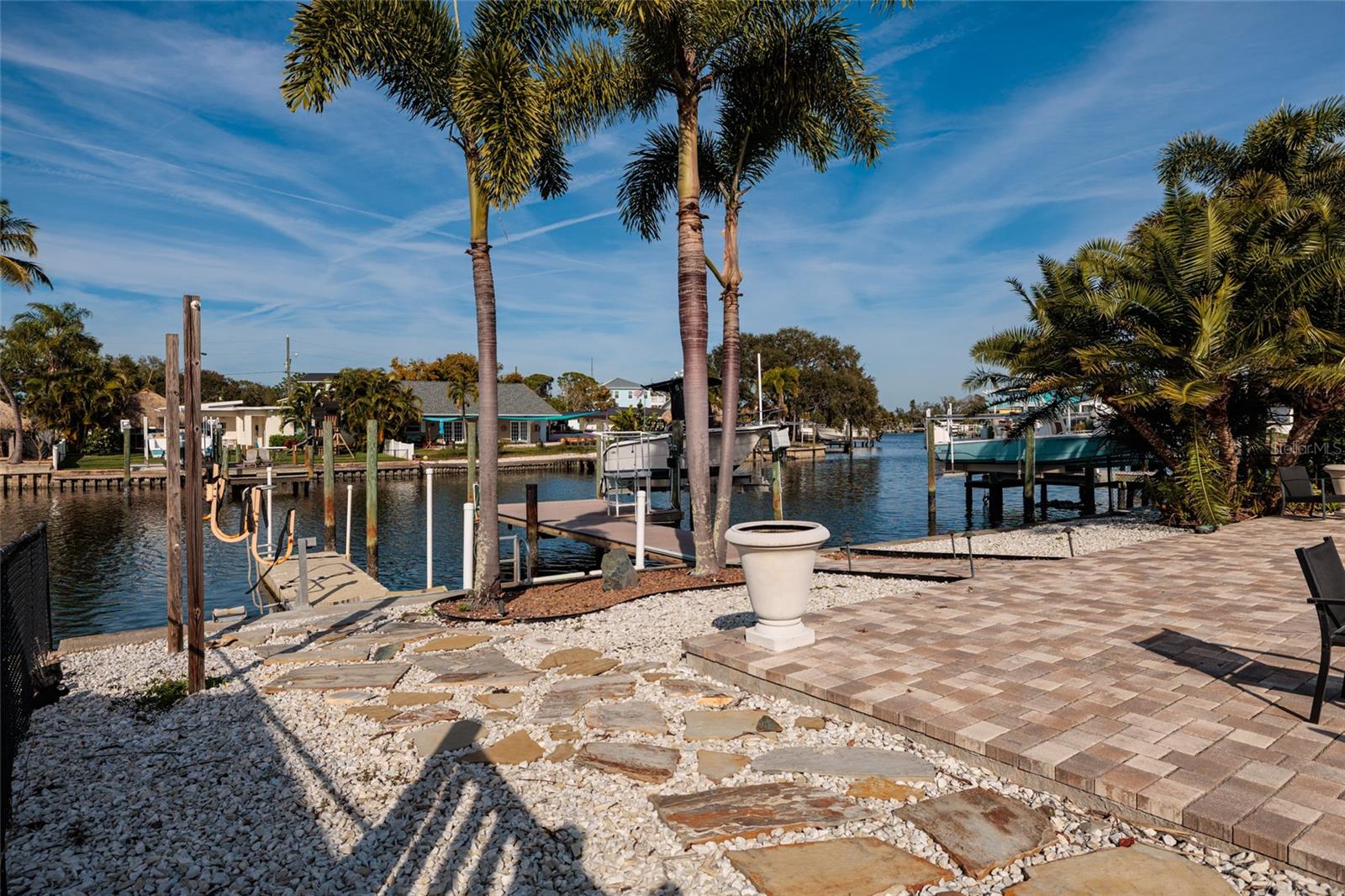 SUN LIT SHORES - Residential