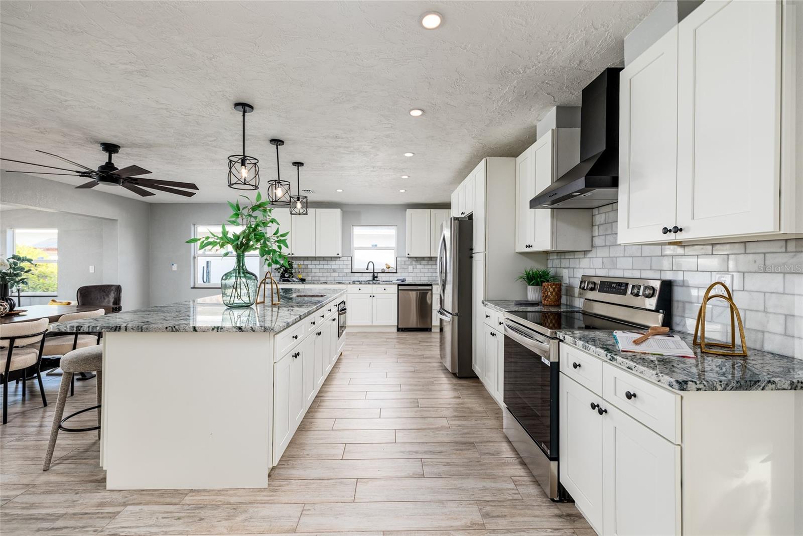 SUN LIT SHORES - Residential