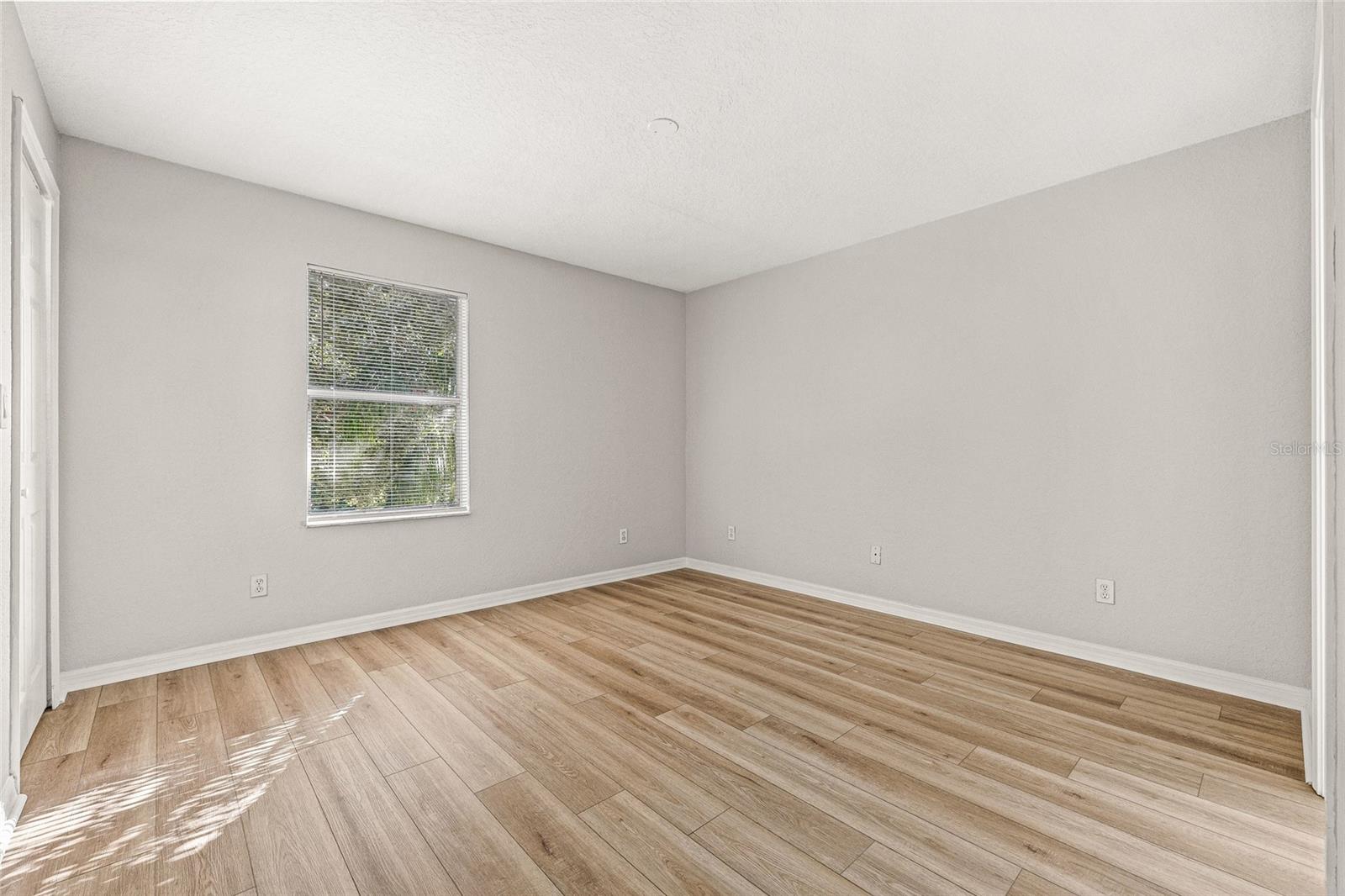 RIVERCREST TWNHMS WEST PHAS - Residential Lease