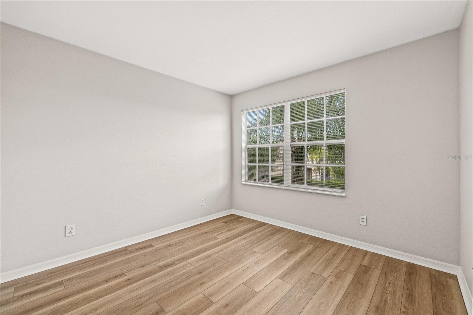 RIVERCREST TWNHMS WEST PHAS - Residential Lease