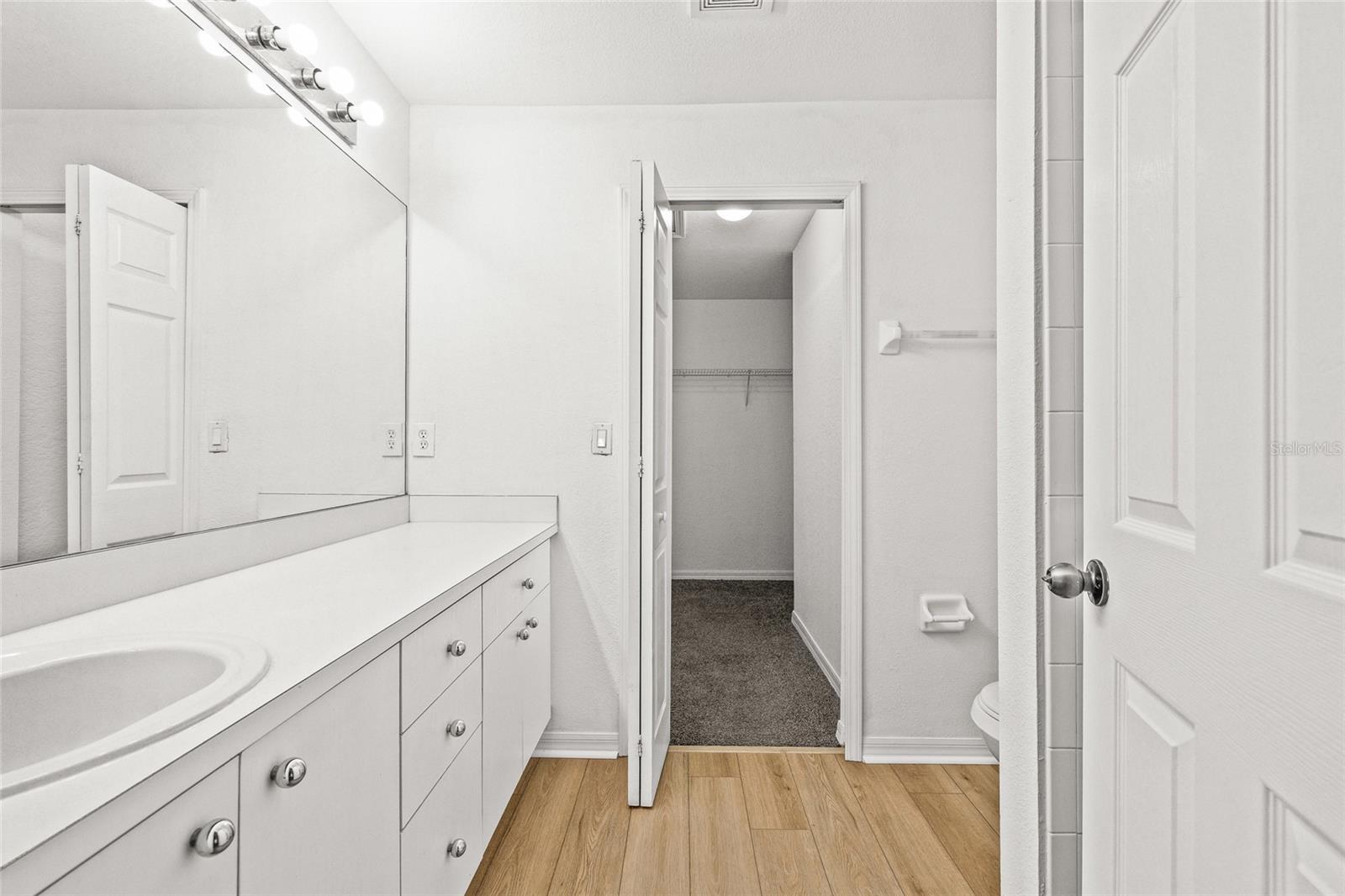 RIVERCREST TWNHMS WEST PHAS - Residential Lease