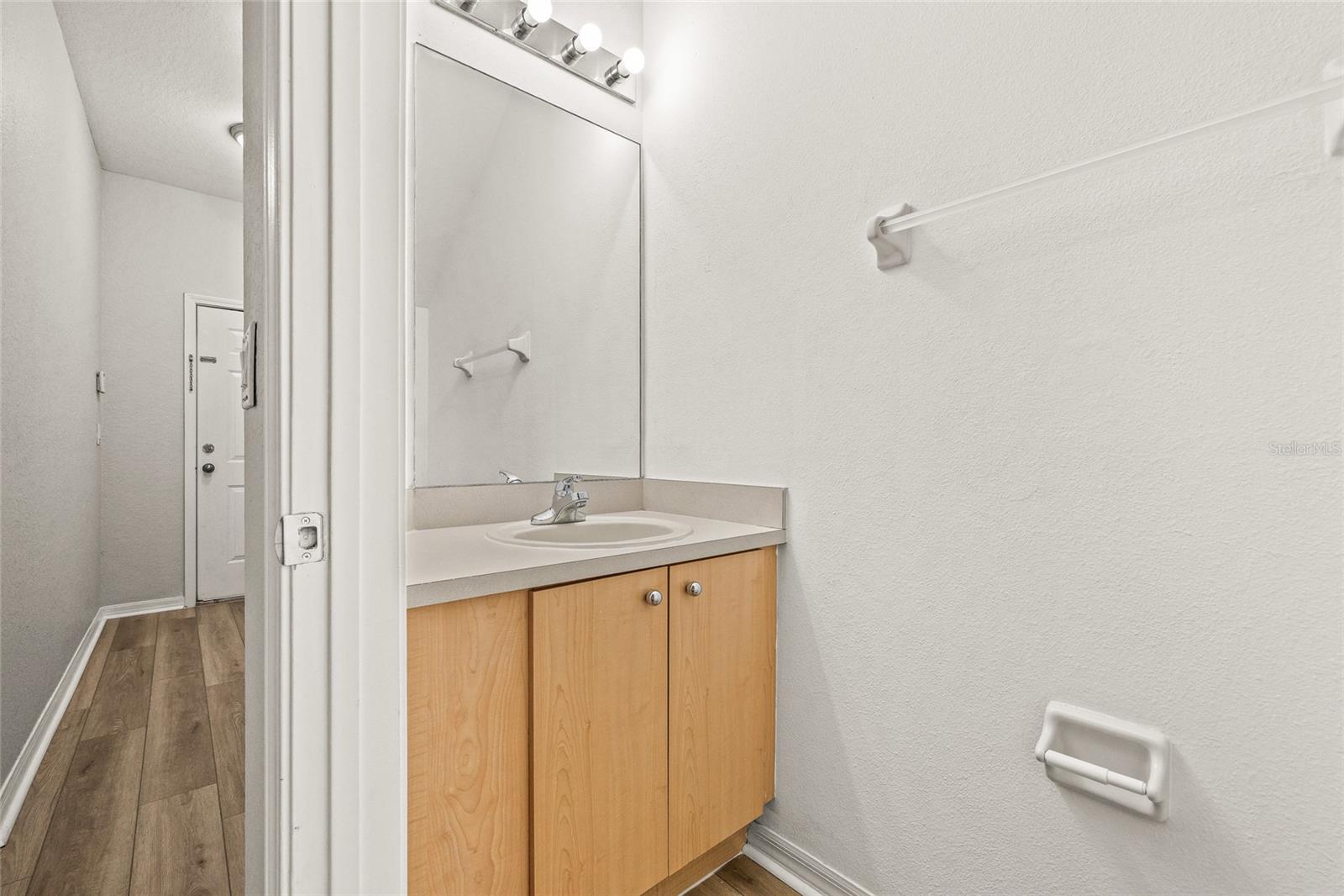 RIVERCREST TWNHMS WEST PHAS - Residential Lease