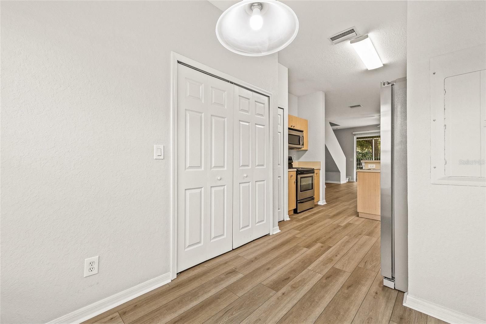 RIVERCREST TWNHMS WEST PHAS - Residential Lease