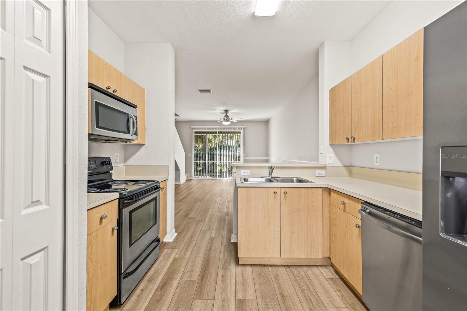 RIVERCREST TWNHMS WEST PHAS - Residential Lease