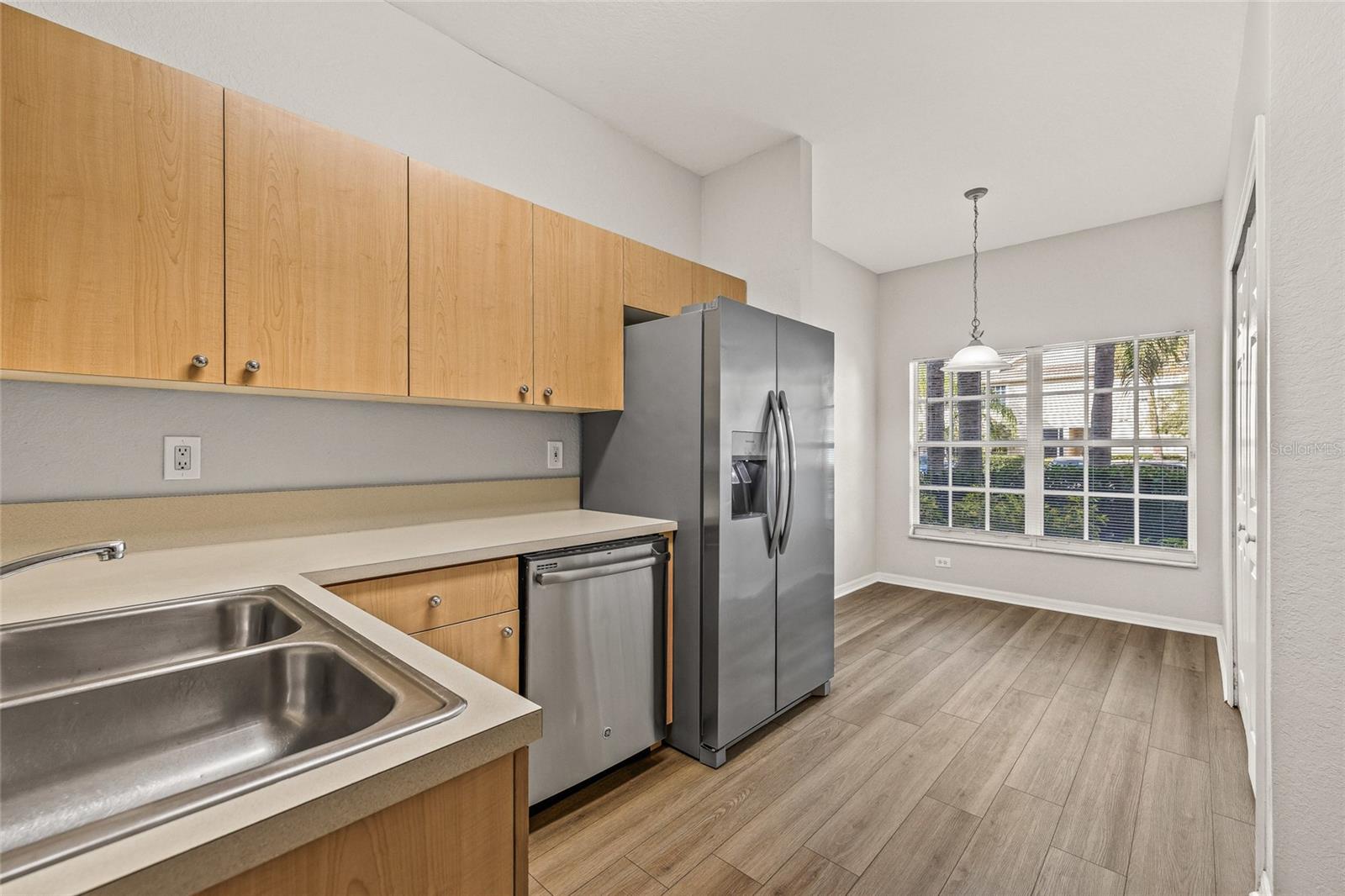 RIVERCREST TWNHMS WEST PHAS - Residential Lease