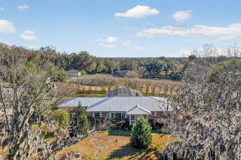 Photo of 2230 SW 87th Place, Ocala, FL 34476 (MLS # OM717738)