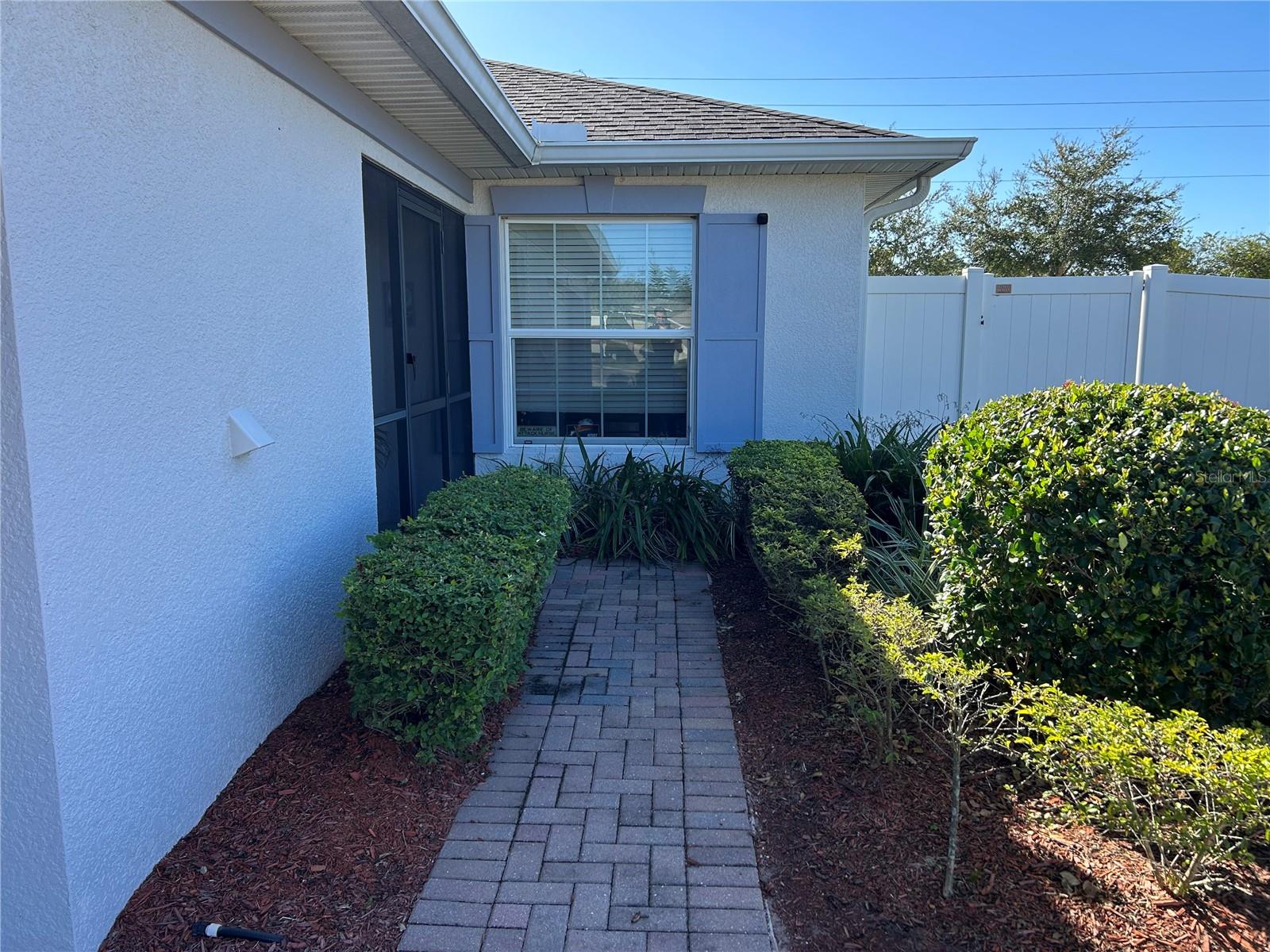 Casas a venda 1 - Jen Dantas 3365 RALEIGH DRIVE