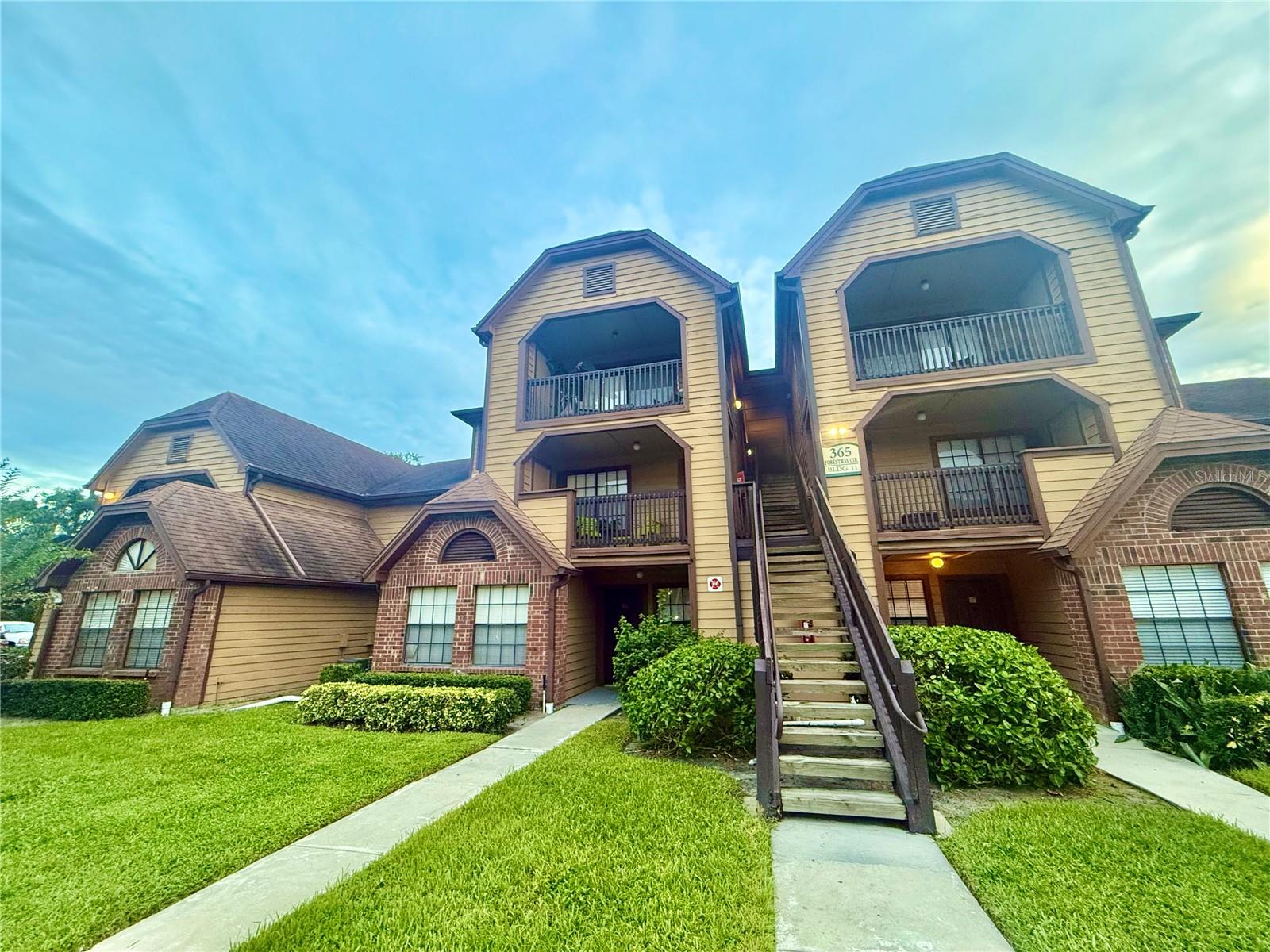 Experience the perfect blend of comfort and convenience in this stunning 1-bedroom, 1-bath condo nestled in the serene Lakewood Park Community of Altamonte Springs. Enjoy lakefront living just moments away from vibrant uptown Altamonte, with easy access to shopping, dining, and entertainment options like Publix, Whole Foods, and the Altamonte Mall. This gated community offers fantastic amenities including two pools, Fitness Center, Clubhouse, Movie Theater, Boat/RV Storage, Tennis Courts, and Beach Volleyball Courts. The kitchen boasts a spacious breakfast bar making it ideal for both cooking and entertaining. HOA fees include water/sewer and valet trash pick-up. Don't miss out on the opportunity to experience Altamonte Springs living at Lakewood Park. Unit is available for immediate occupancy!