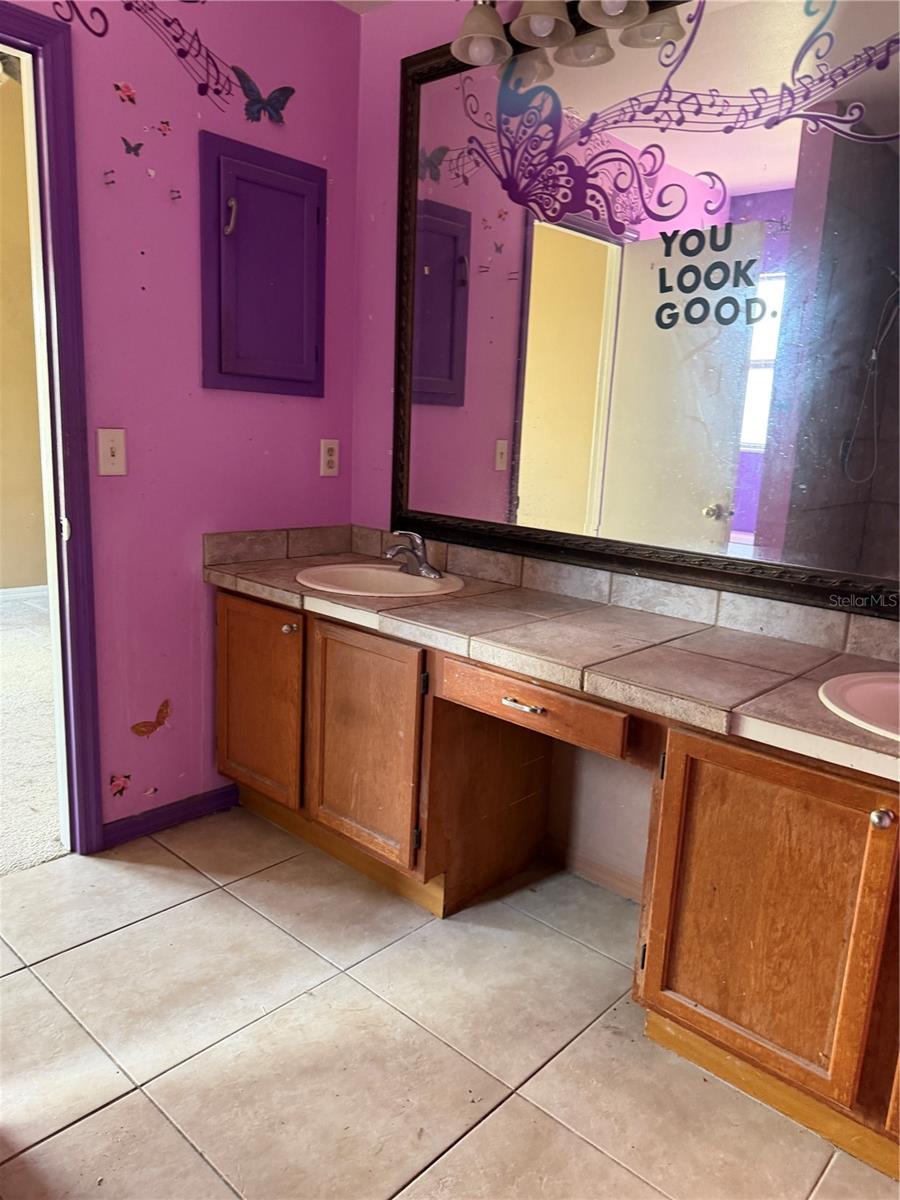 MIDDLETON OAKS - Residential