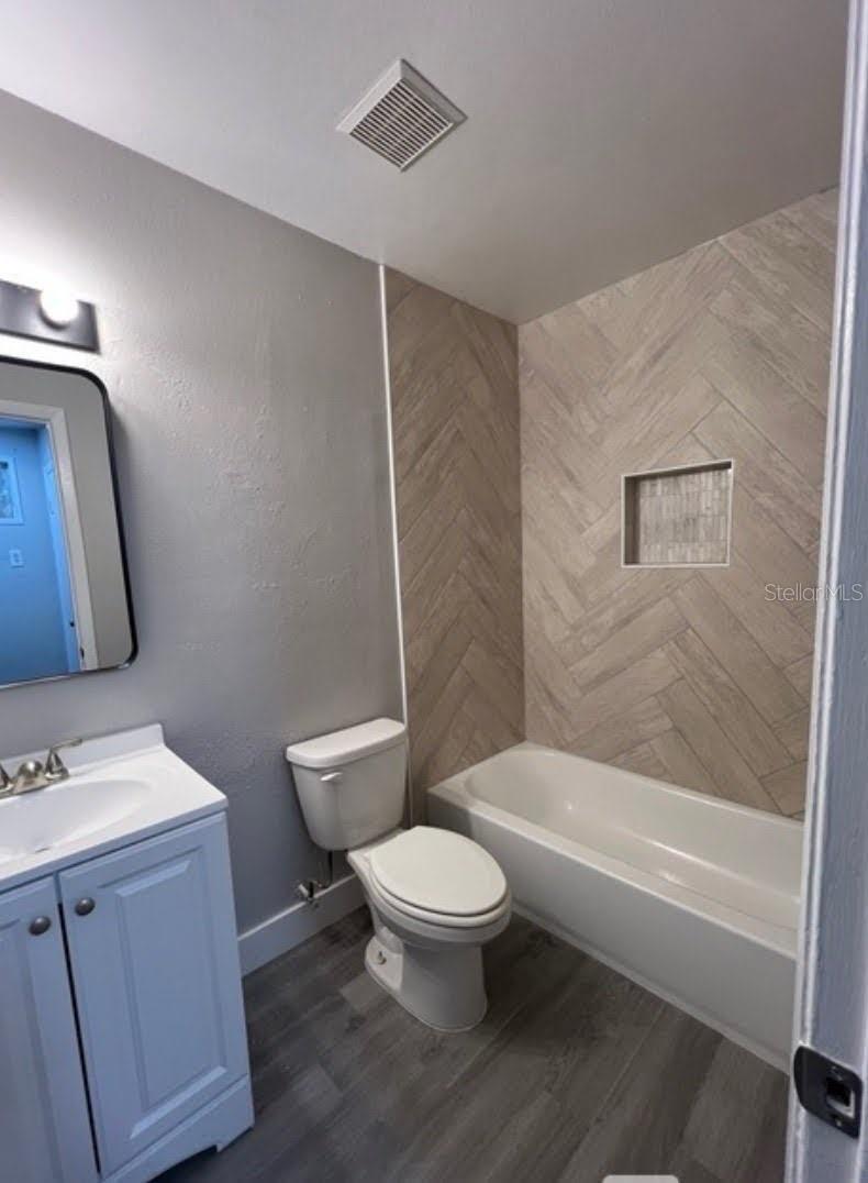 OAKLAND HILLS - Residential Lease