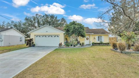 A home in AUBURNDALE