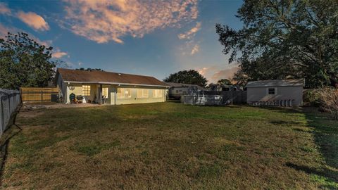 A home in AUBURNDALE