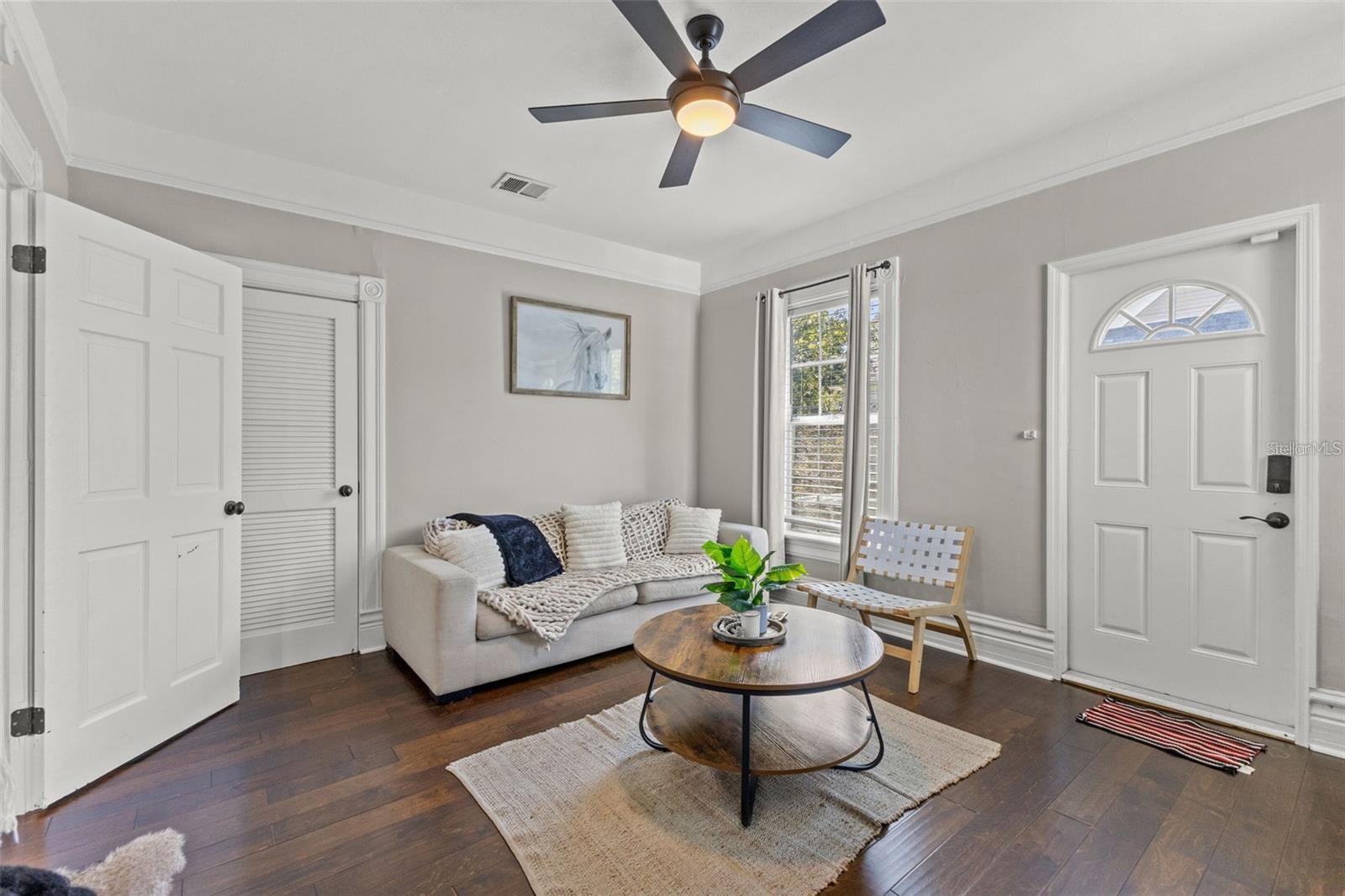 609 W AZEELE STREET