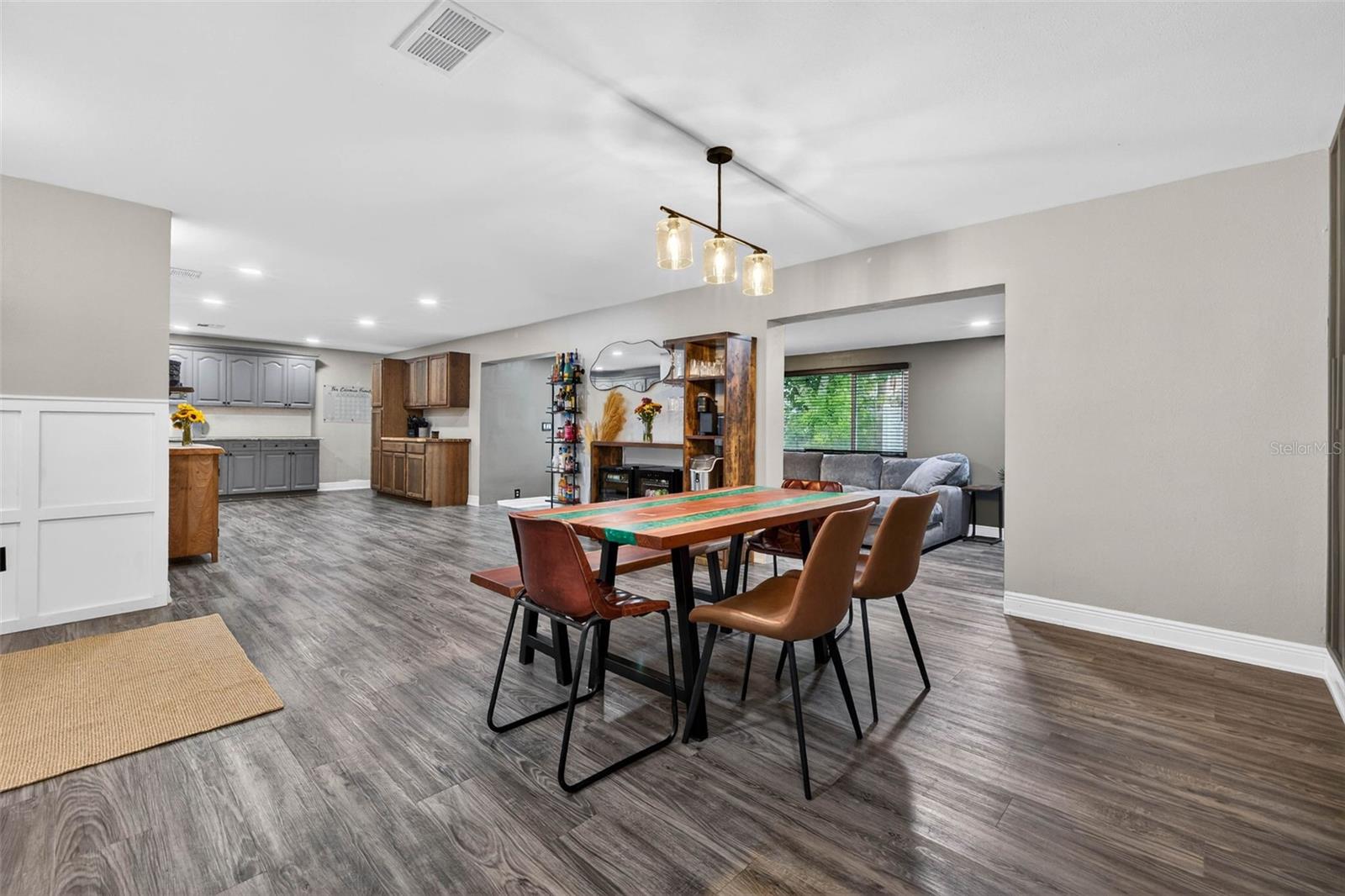 2581 BRAMBLEWOOD DRIVE W