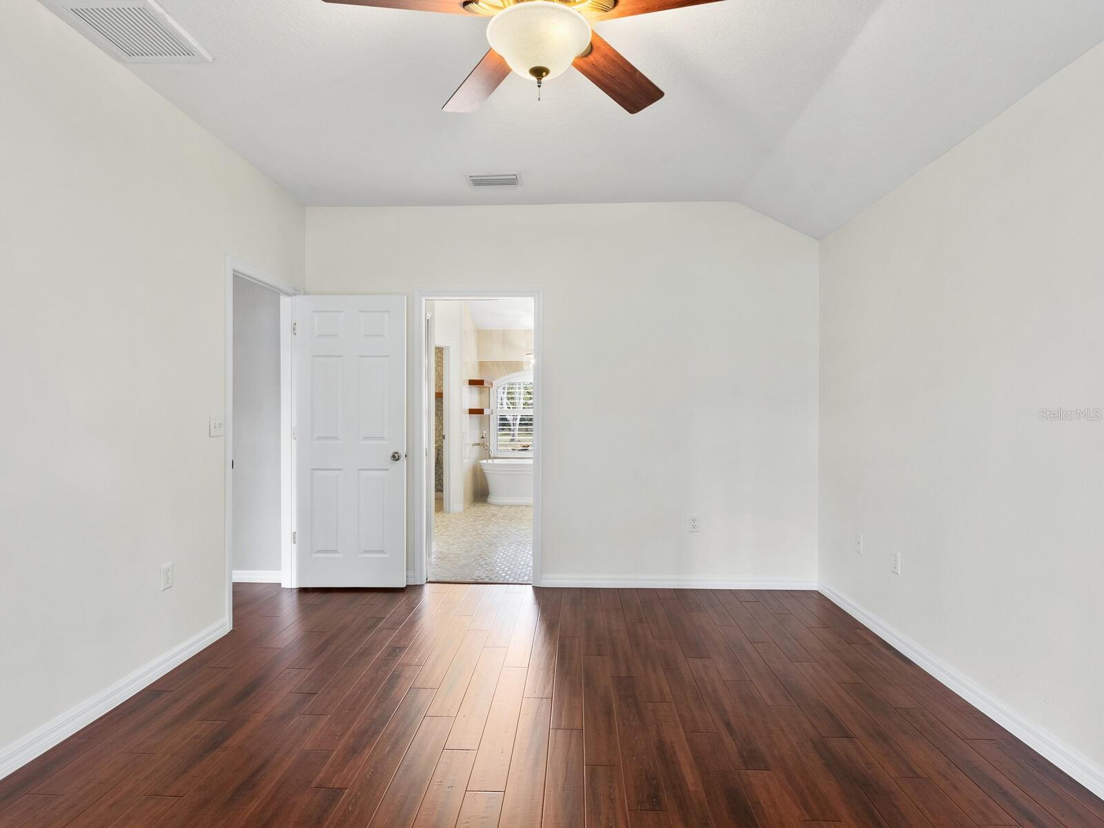 BRIARWOOD - Residential