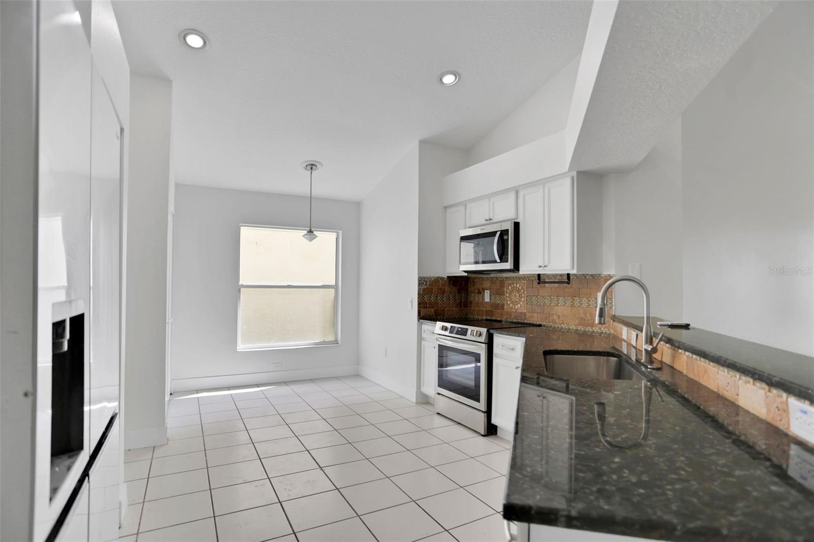 PAVILION PH 3 - Residential