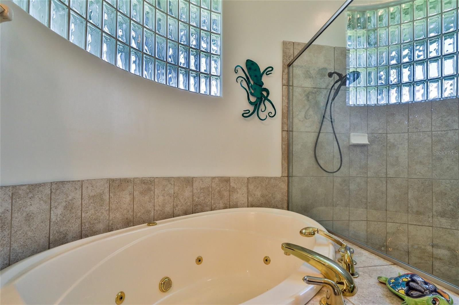 VENEZIA UNIT 07 - Residential