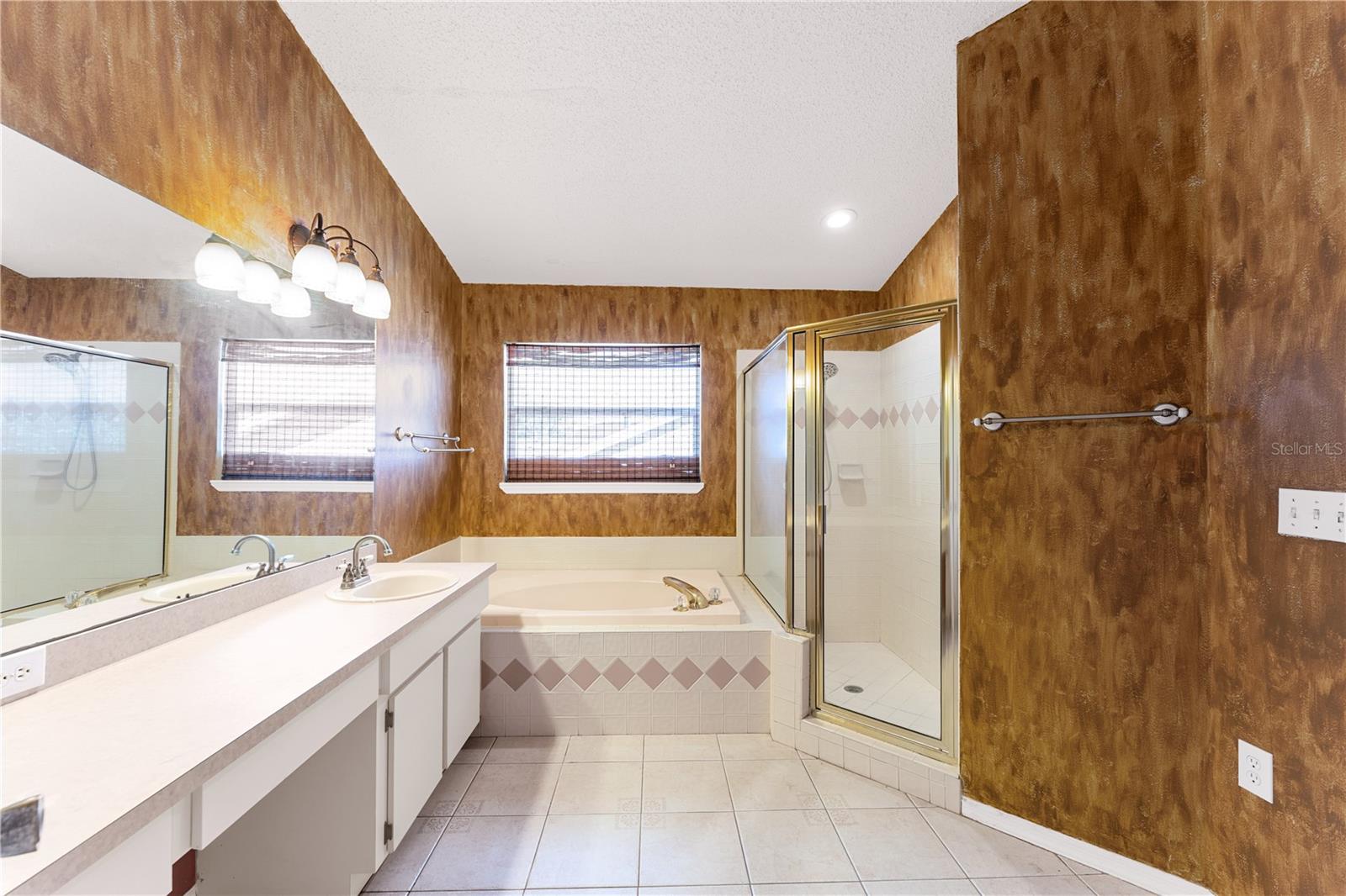 NORTHWOOD - Residential