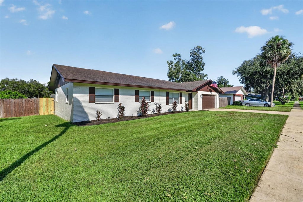 Photo of 6029 Christina Drive E, Lakeland, FL 33813 (MLS # O6441112)