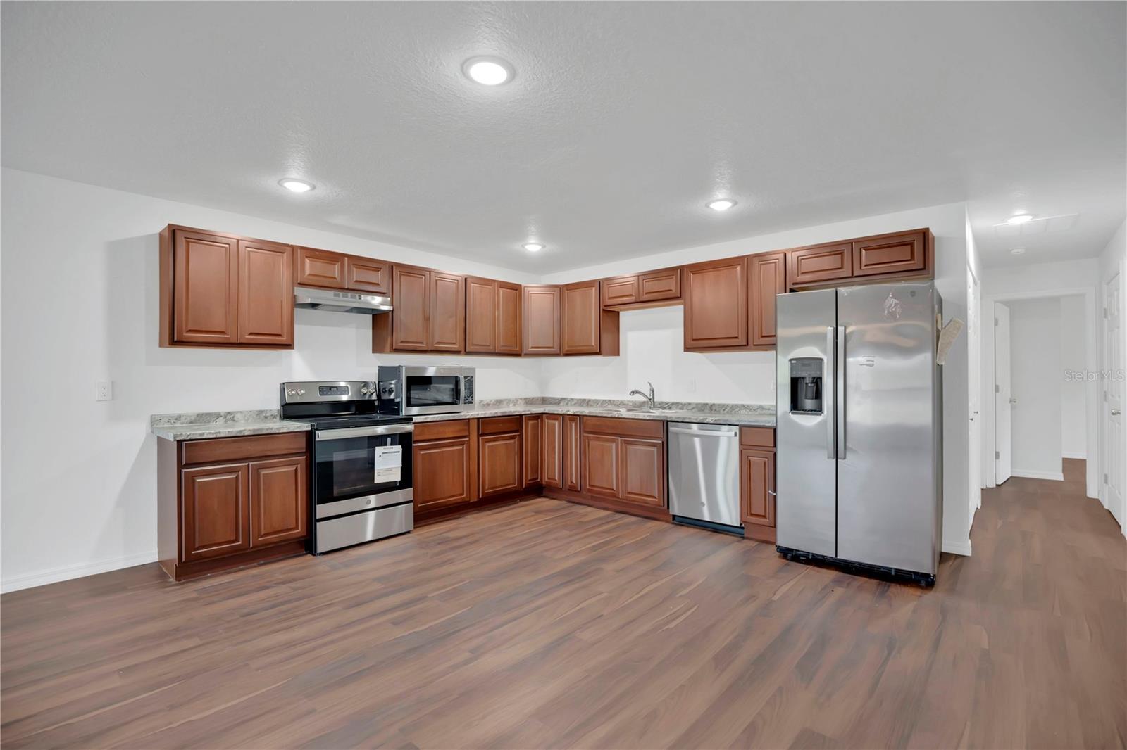 776 E BROADWAY STREET