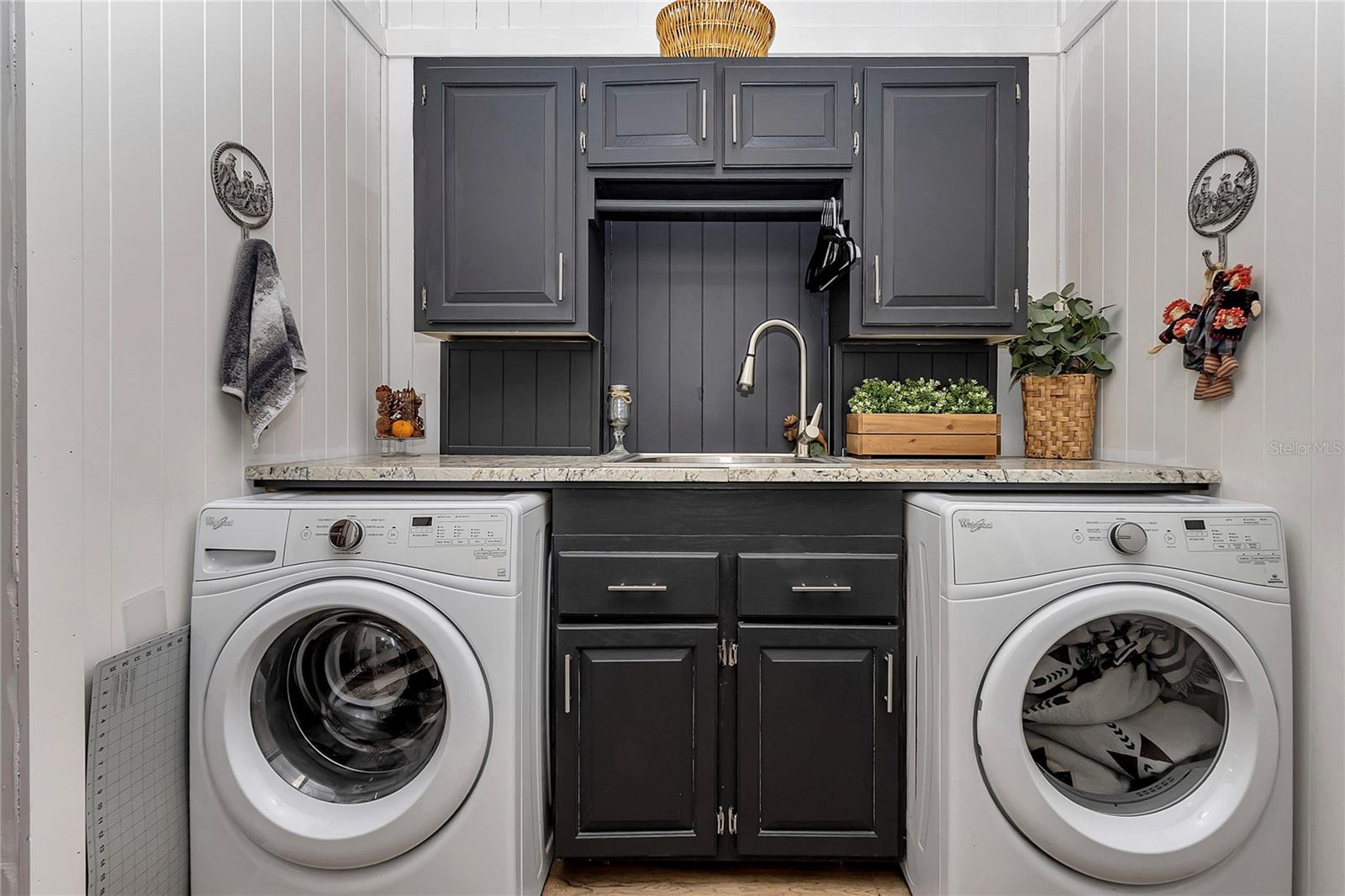 MEADOWBROOK RANCHES - Residential