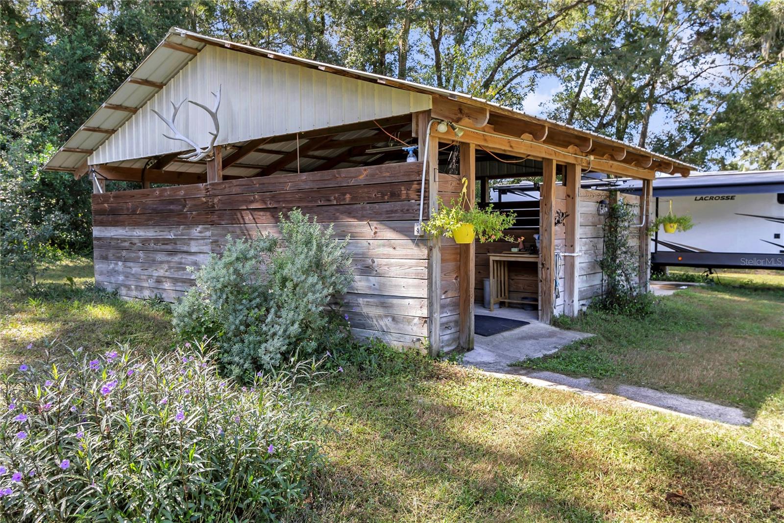 MEADOWBROOK RANCHES - Residential