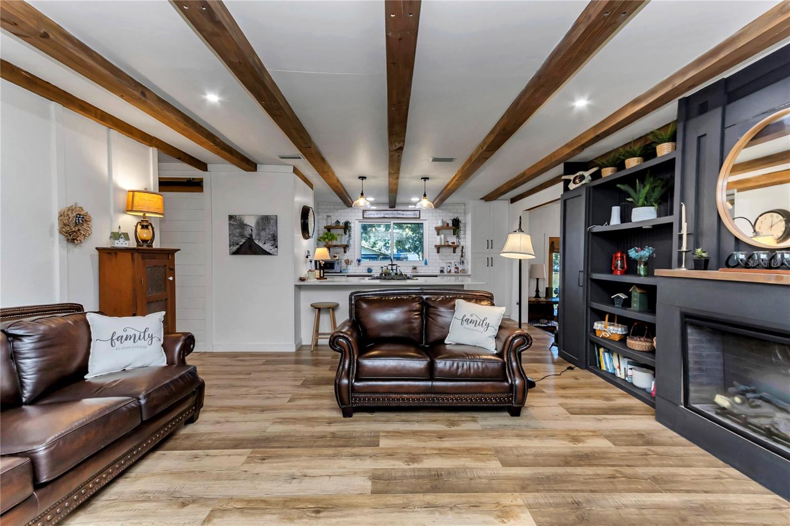 MEADOWBROOK RANCHES - Residential