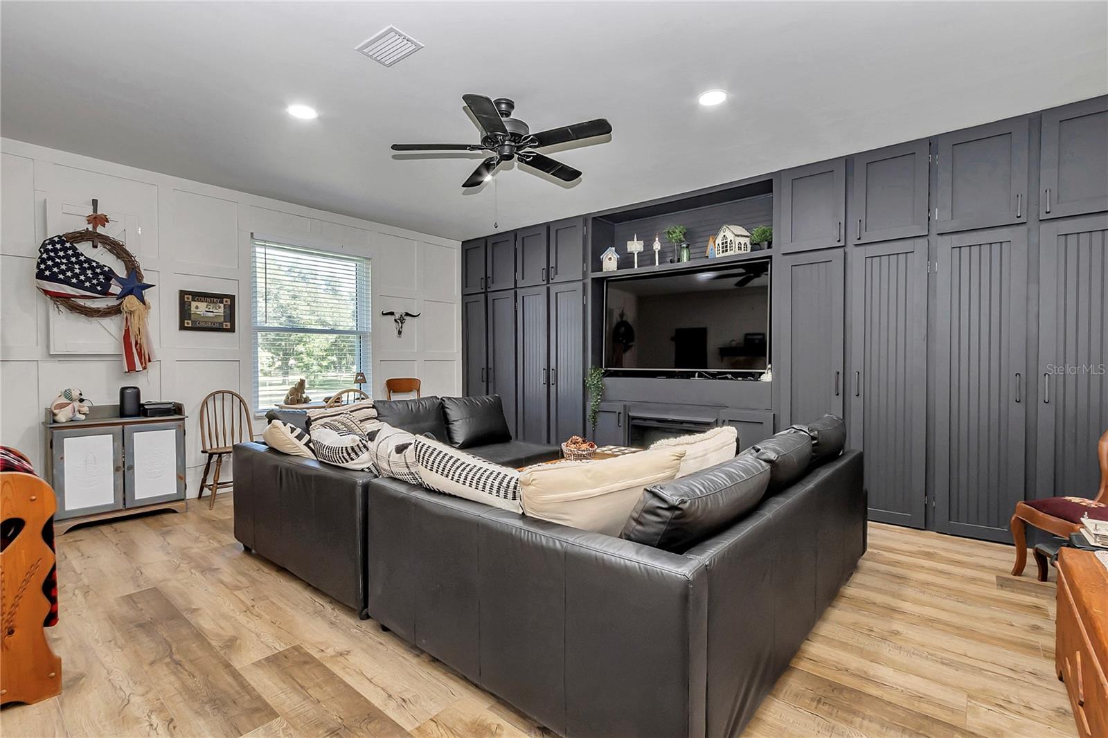 MEADOWBROOK RANCHES - Residential