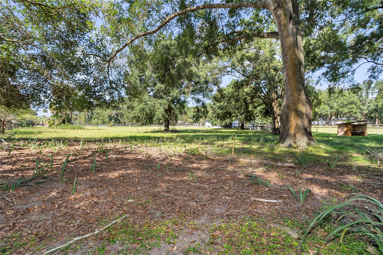 MEADOWBROOK RANCHES - Residential