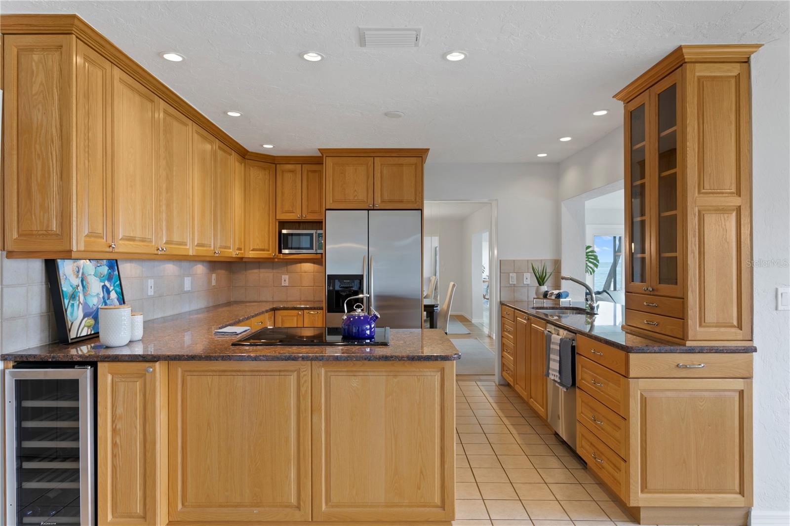 VENETIAN ISLES - Residential