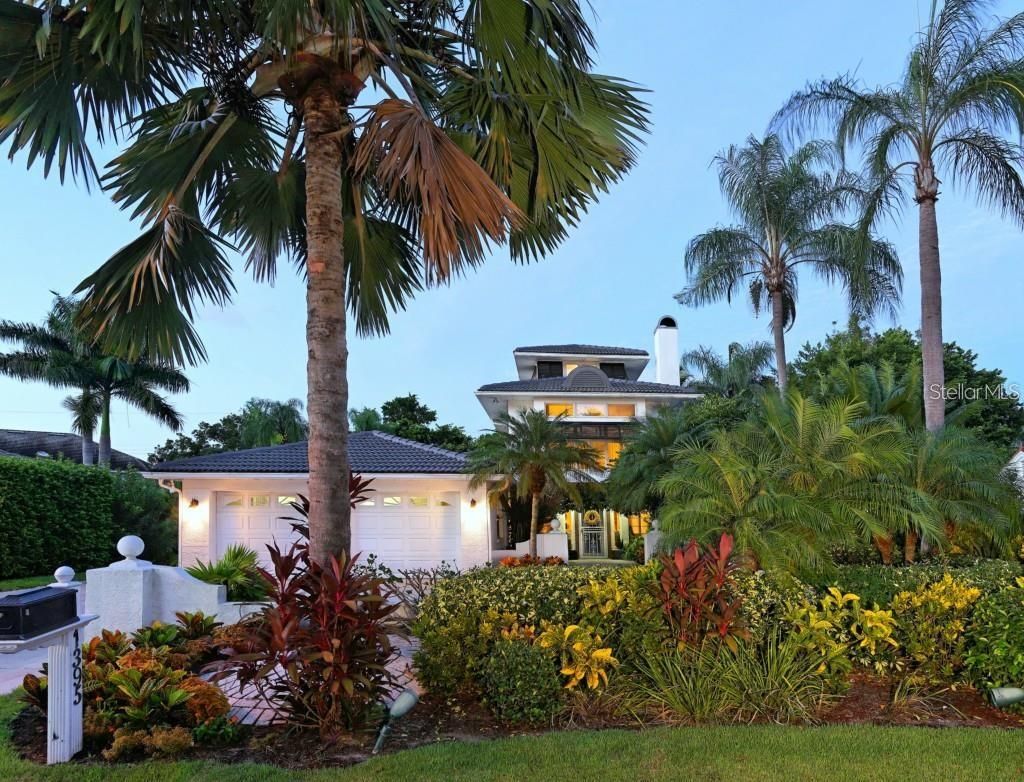 Photo of 1395 Harbor Drive, Sarasota, FL 34239 (MLS # J998158)