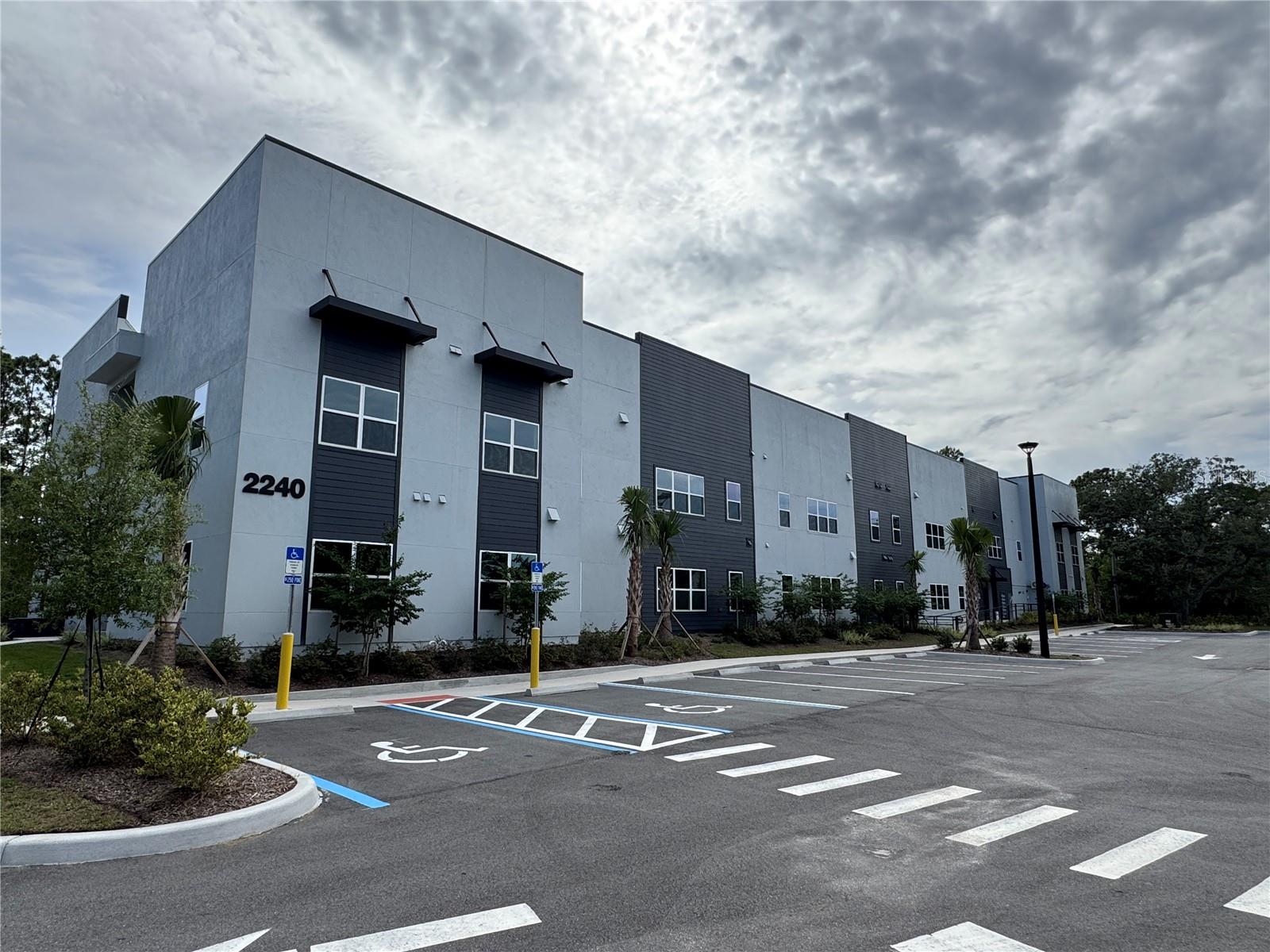Photo 1 of 22 — 2240 FLORIDA DRIVE 101, DELTONA, FL 32738