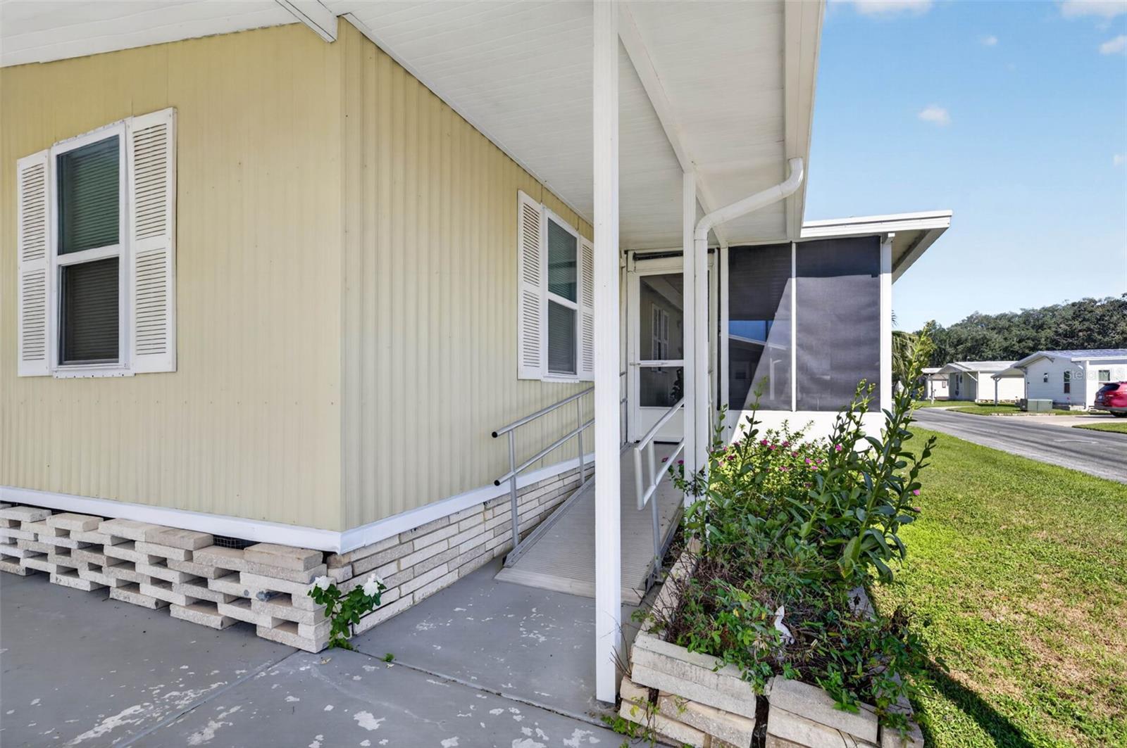 2055 S FLORAL AVENUE 284