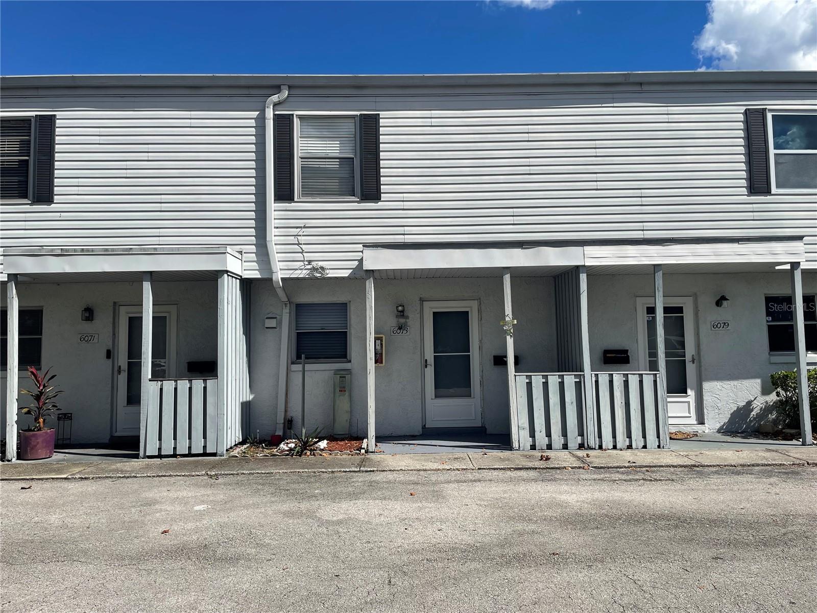 6073 AMBERLY TERRACE T13