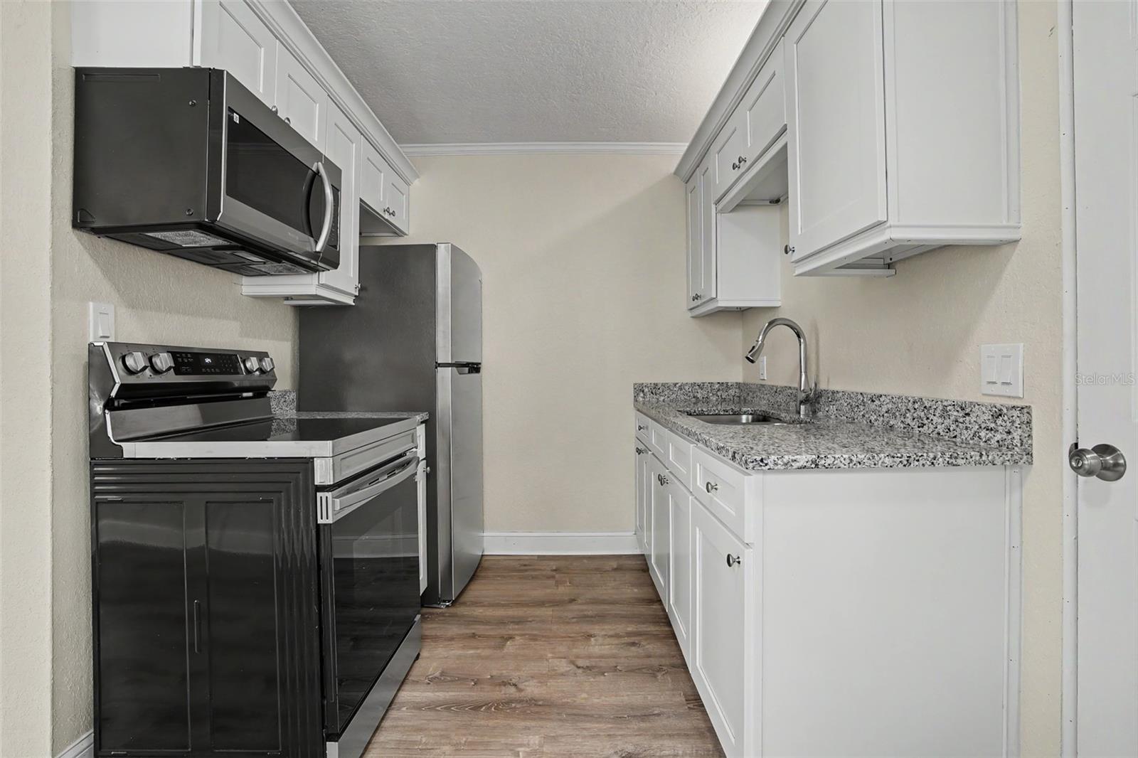LAKEVIEW GROVE - Residential