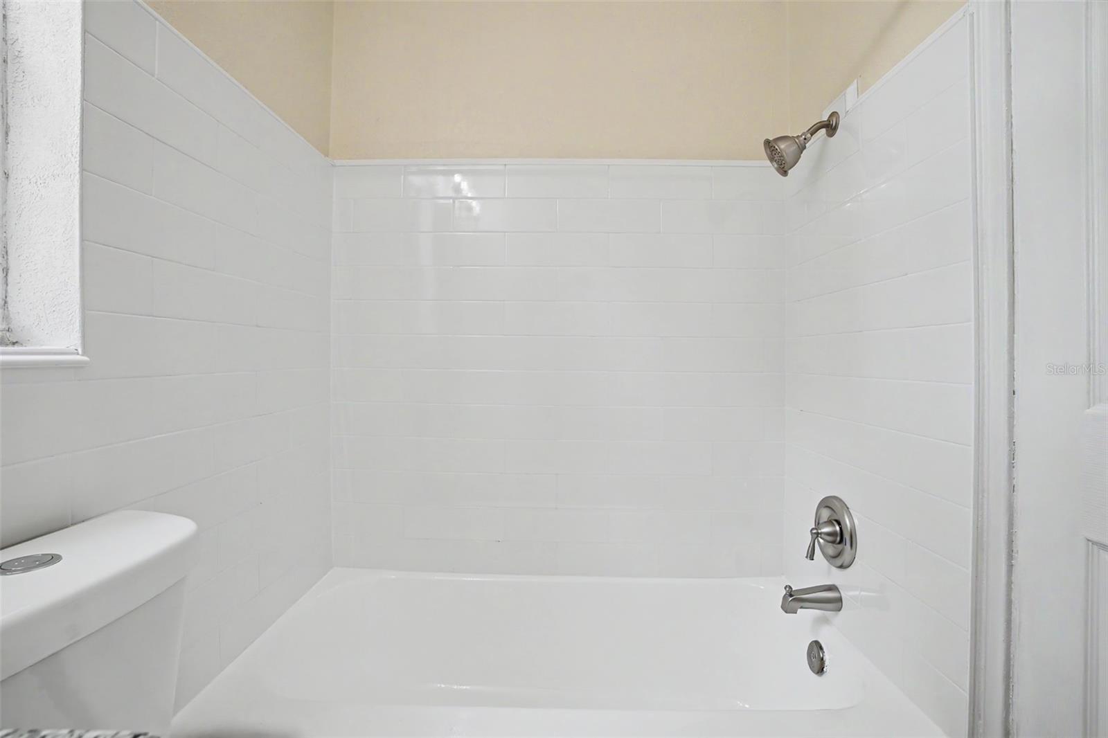 LAKEVIEW GROVE - Residential
