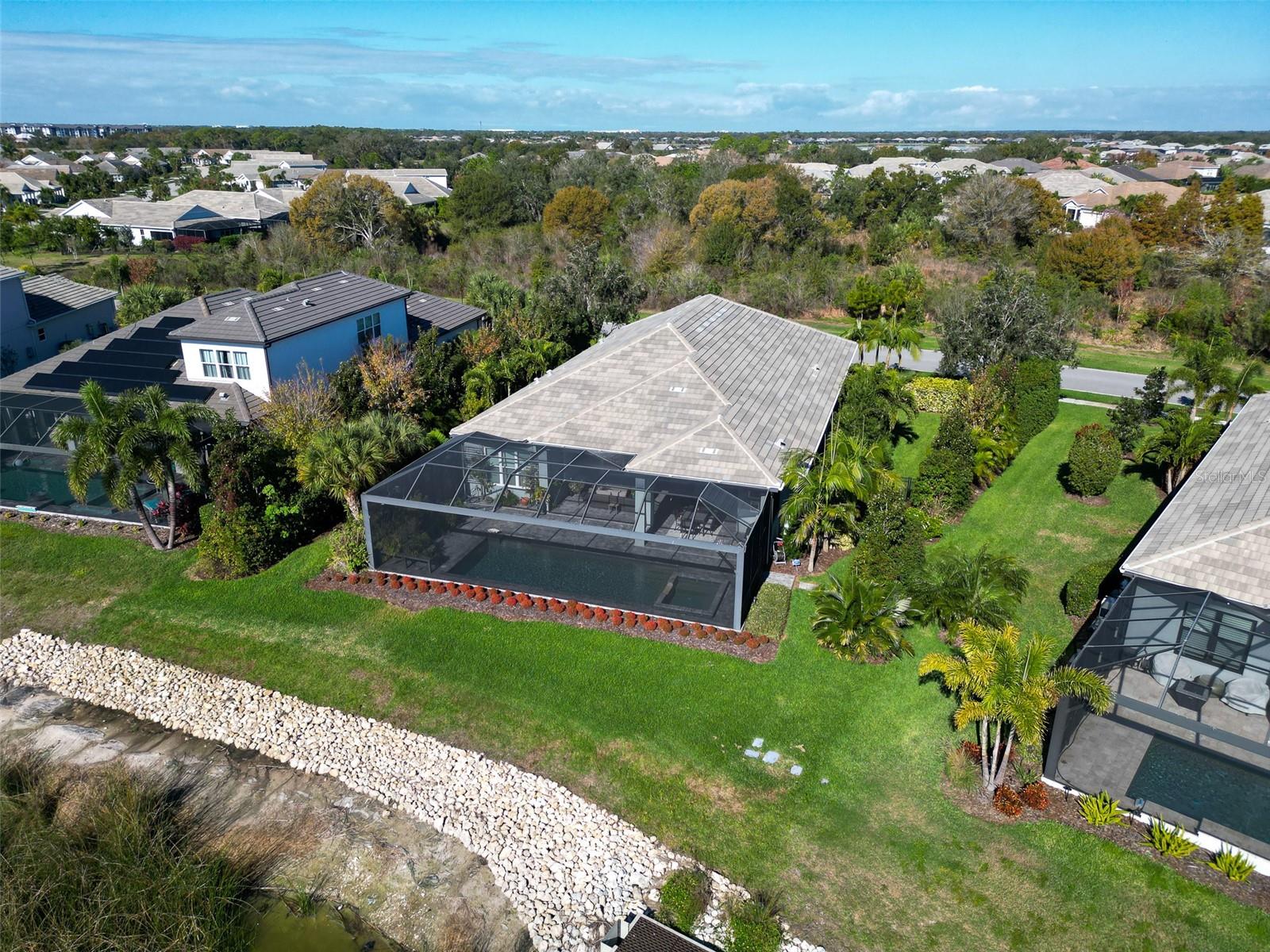 LAKEHOUSE COVE/WATERSIDE PH 2 - Residential