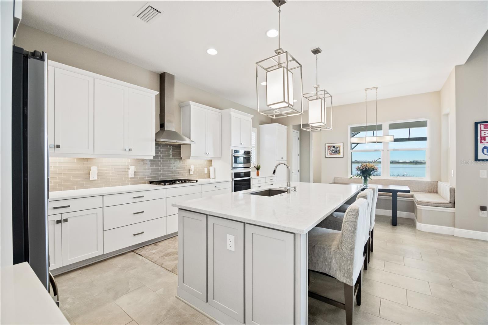 LAKEHOUSE COVE/WATERSIDE PH 2 - Residential