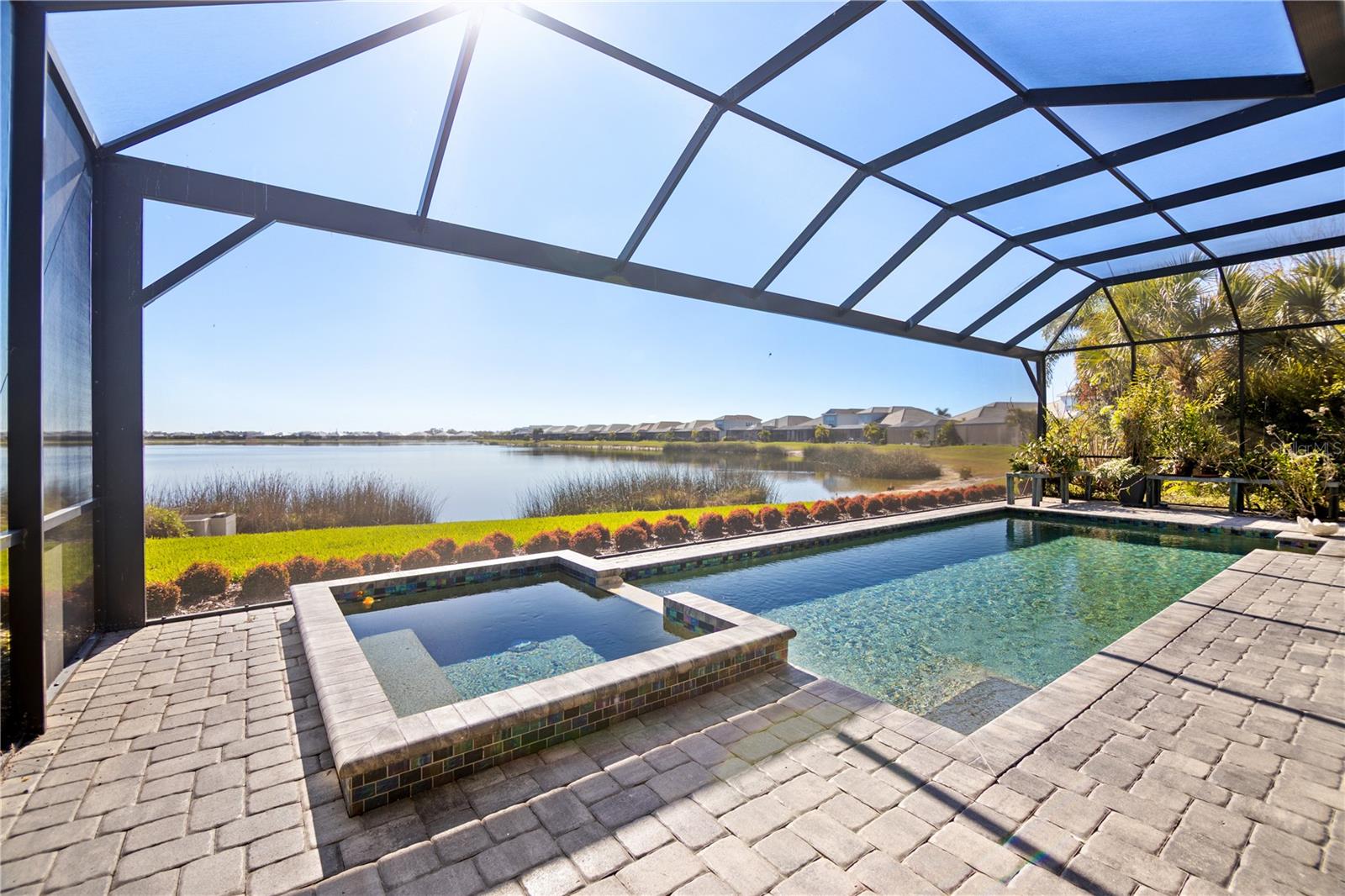 LAKEHOUSE COVE/WATERSIDE PH 2 - Residential