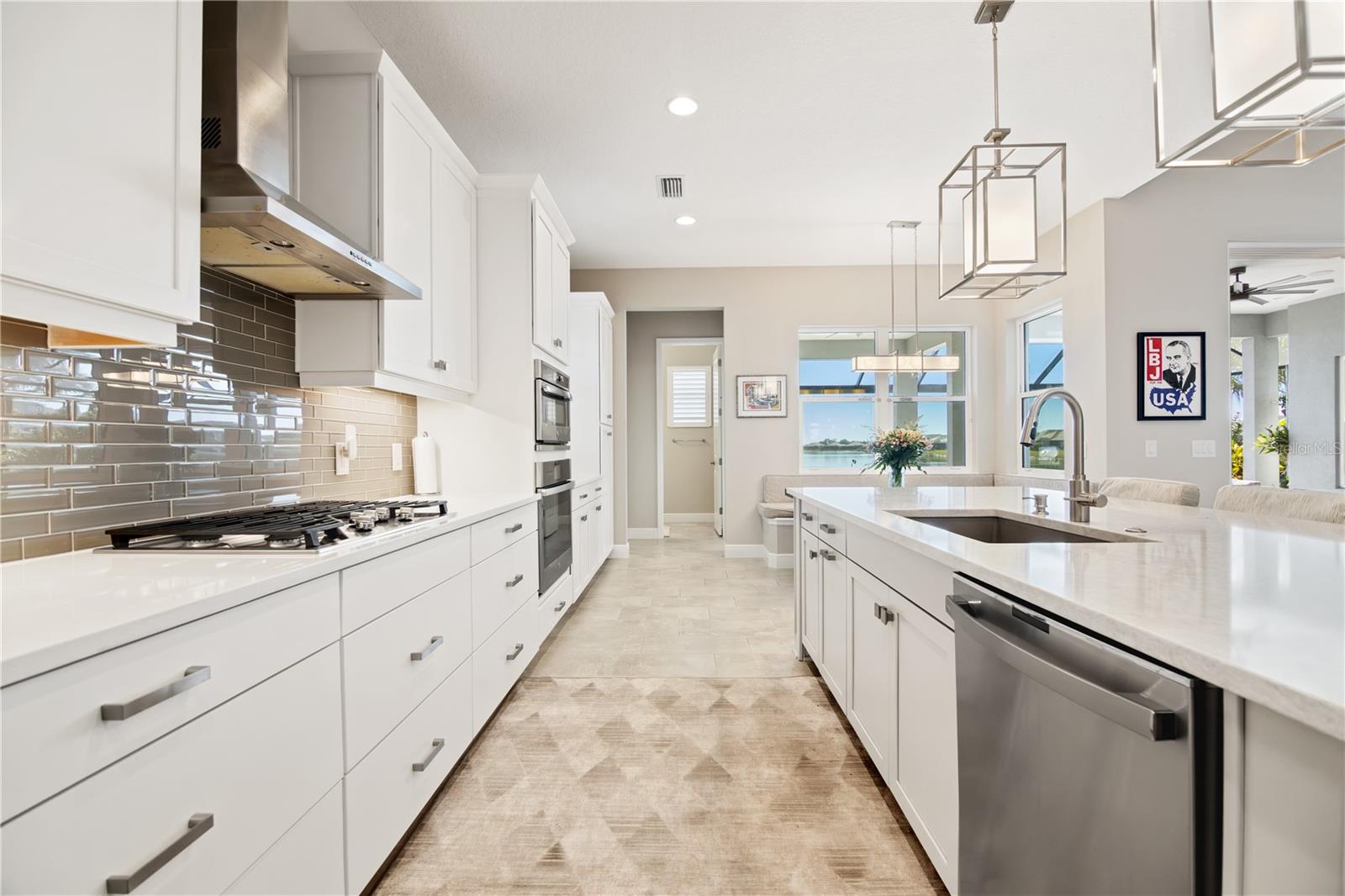 LAKEHOUSE COVE/WATERSIDE PH 2 - Residential