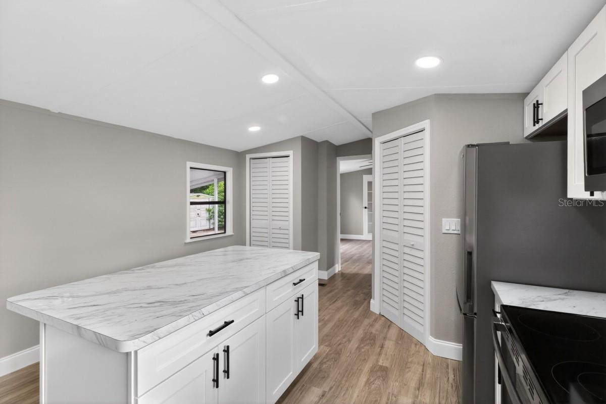 MOON LAKE ESTATES - Residential