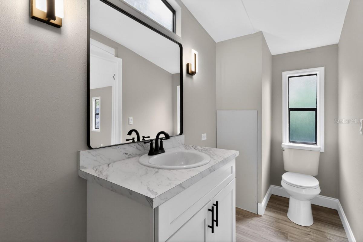 MOON LAKE ESTATES - Residential