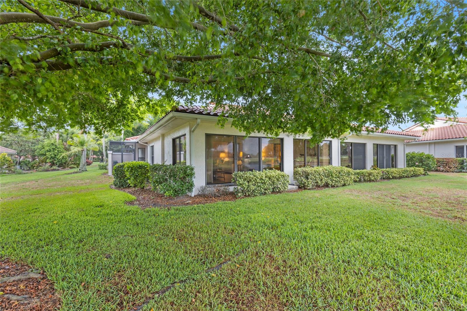 GOLF POINTE AT PALM-AIRE CC SEC III - Residential